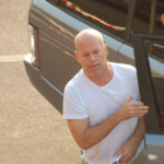 Bruce Willis, într-o luptă dramatică: dificultăți severe în comunicare și mobilitate, fără amintiri despre cariera sa strălucitoare în film. 3 starea lui bruce willis s a agravat nu mai poate vorbi citi sau merge nu si mai aminteste ca este un celebru star de cinema 68826575bb281