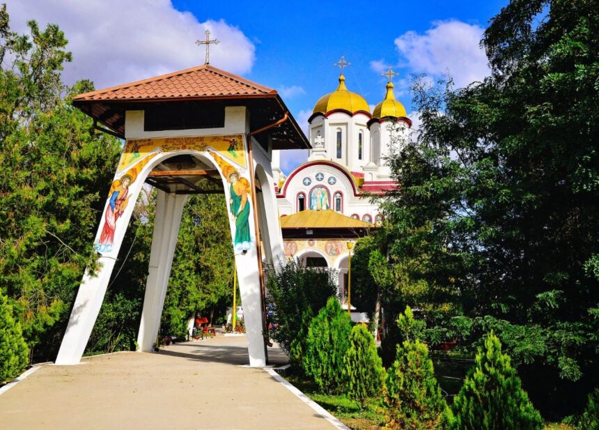 Ritualul Sacru al Sfântului Maslu se va desfășura la biserica din Topraisar: Icoana Miraculoasă de la Dervent va fi adusă în mijlocul credincioșilor 1 taina sfantului maslu va fi savarsita la biserica din topraisar icoana facatoare de minuni de la dervent ajunge in mijlocul credinciosilor 68890b2fdd64f