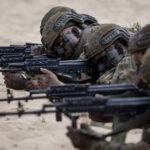 Națiunile europene din NATO își îndreaptă atenția spre decizia lui Donald Trump despre desfășurarea trupelor americane pe bătrânul continent. 2 tarile europene din nato asteapta un nou verdict al lui donald trump privind prezenta trupele americane in europa 688873e1962ab