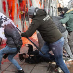 Adoptarea euro: Îndemnul croaților către bulgari – „Rămâneți calmi, ar putea fi și mai complicat!” 2 trecerea la euro sfatul croatilor pentru bulgari relaxati va se poate mult mai rau 6887421198885