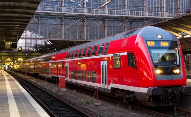 Accident feroviar în Germania: Un tren cu 100 de călători a ieșit de pe șine! 1 tren cu 100 de pasageri a deraiat in germania video 688677939f28e