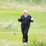 Turbinele eoliene, ținta criticilor lui Trump din cauza peisajului de pe terenul său de golf din Scoția: „Întreaga situație e o înșelătorie” 3 turbinele eoliene in vizorul lui trump pentru ca i strica privelistea de pe terenul de golf din scotia toata treaba e o escrocherie 6887234a67c58