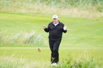 turbinele eoliene in vizorul lui trump pentru ca i strica privelistea de pe terenul de golf din scotia toata treaba e o escrocherie 6887234a67c58