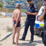 Oaspete neastâmpărat reținut și sancționat la Eforie, după ce a provocat haos când salvamarii l-au scos din valuri, în timpul interdicției de îmbăiere 3 turist incatusat si amendat la eforie pentru ca a facut scandal dupa ce salvamarii l au scos din apa cand scaldatul era interzis 6887c08db8f90