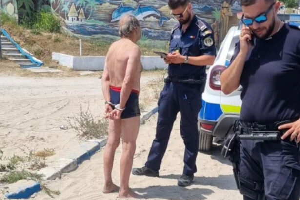 turist incatusat si amendat la eforie pentru ca a facut scandal dupa ce salvamarii l au scos din apa cand scaldatul era interzis 6887c08db8f90