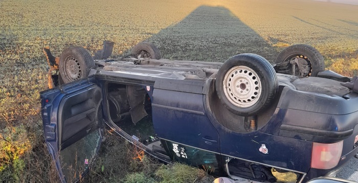Accident spectaculos: O mașină s-a răsturnat în apropierea hotelului Black Sea din Neptun 1 un autoturism s a rasturnat in afara carosabilului in zona hotelului black sea din neptun 688ba9a433a87