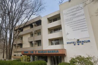 un renumit complex hotelier din mamaia este scos la vanzare pentru aproape 12 milioane de euro doua hoteluri o vila si un restaurant cu 800 de locuri 6886eca1e5098