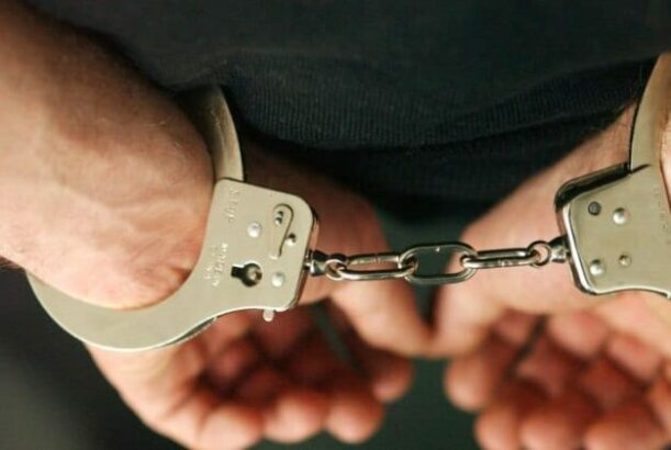 Un șofer sub influența alcoolului a fost prins după ce a provocat un accident pe DN39, rănind un agent de poliție. 1 un sofer beat a fost arestat dupa ce a provocat un accident rutier si a lovit un politist pe dn39 68862b357738e