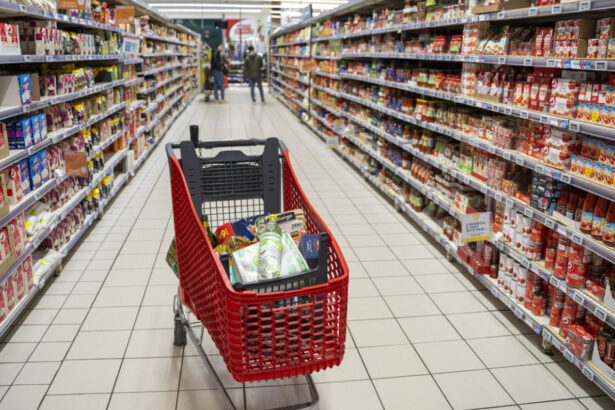 val de scumpiri incepand de maine efectul combinat al majorarii tva cresterii accizelor si eliminarii plafonului la energie 688b956a40832