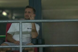 video a venit cu stefanescu la meci iar apoi a criticat fcsb prea usor renunta la el e parerea tuturor din fotbal 6885fd00e405e