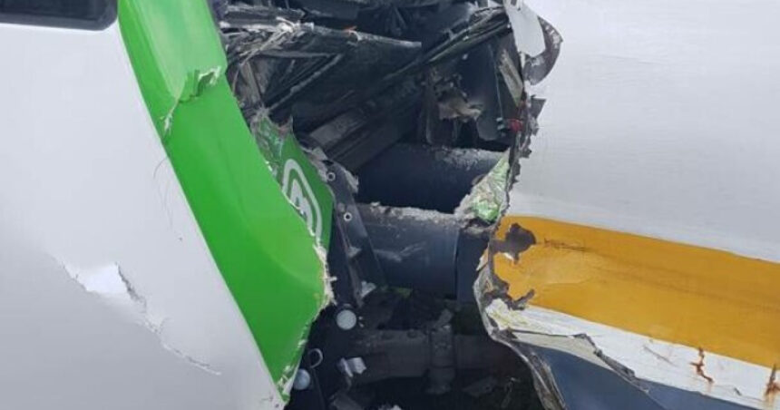Coliziune spectaculoasă în Sectorul 4 al Capitalei: două tramvaie s-au lovit față în față, lăsând doi pasageri răniți 1 video accident in sectorul 4 al capitalei doua tramvaie s au ciocnit frontal iar doi calatori au fost raniti 6889fd9c6367b