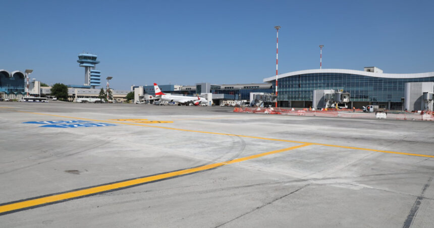 Aeroportul Otopeni activează pe o singură pistă în plin sezon estival din cauza lucrărilor de întreținere! 1 video aeroportul otopeni functioneaza cu o singura pista lucrari de reparatii in plin sezon al vacantelor 688785bc62e3d
