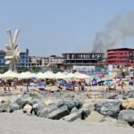 Flăcările din Costinești: Incendiu de vegetație uscată observat de pe mal. Află declarațiile pompierilor! 3 video alerta in costinesti un incendiu de vegetatie uscata vizibil de pe plaja ce spun pompierii 6884a508a6207