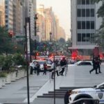 Masacru într-un zgârie-nori din Manhattan: 4 vieți curmate, inclusiv un ofițer de poliție. Atacatorul a ales să-și încheie socotelile cu viața. 2 video atac armat intr un zgarie nori din manhattan 4 morti printre care si un politist atacatorul s a sinucis 68886045e7015