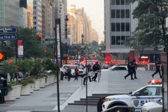 video atac armat intr un zgarie nori din manhattan 4 morti printre care si un politist atacatorul s a sinucis 68886045e7015
