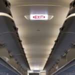 Bărbat reținut în Scoția după ce a terorizat un avion cu amenințări cu bombă și a strigat „Moarte lui Trump”, înregistrat de călători. 3 video barbat arestat in scotia dupa ce a amenintat cu bomba intr un avion si a strigat moarte lui trump momentul a fost filmat de pasageri 68873ea456221