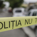 Tragedie în Timiș: Un cuplu descoperit fără viață în propria curte, cu semne de agresiune. Autoritățile cercetează cazul 3 video caz socant in judetul timis sot si sotie gasiti morti in curtea casei cu urme de violenta pe corp politia a deschis ancheta 68863a5227f11