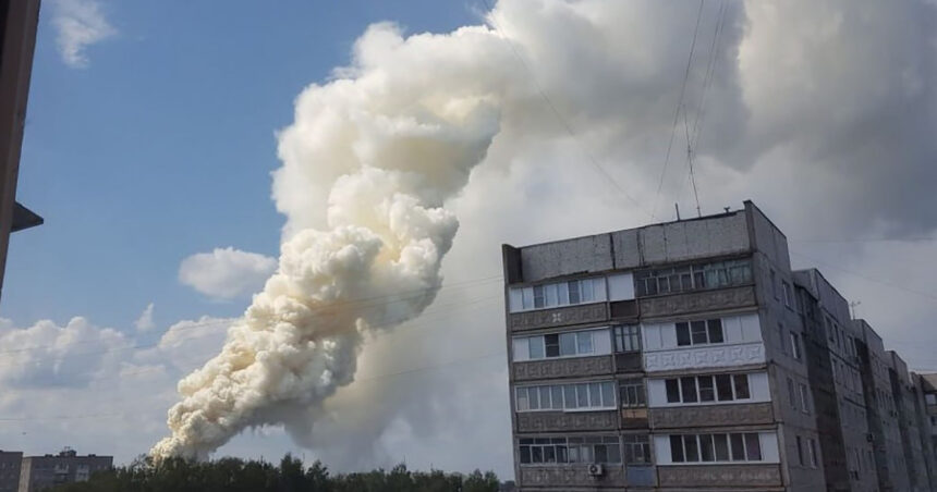 Tragedie în Siria: Explozia unui depozit de muniții lasă în urmă 12 victime și peste 100 de răniți 1 video explozie la un depozit de arme din siria 12 morti si peste 100 de raniti 68827e7cd368a