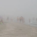 Spectacolul naturii pe litoral: Ceața misterioasă îmbracă plajele din Mamaia și Vama Veche 3 video imagini spectaculoase de pe litoral o ceata densa a cuprins plajele din mamaia si vama veche 688349f9ce26e