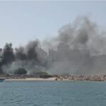 Flăcări devastatoare în Portul Tomis, aproape de Plaja Modern: Fum gros se îndreaptă spre litoral! O persoană transportată la spital cu arsuri severe. 3 video incendiu violent in portul tomis aproape de plaja modern fum dens spre plaja o persoana a ajuns la spital cu arsuri de gradul 1 2 si 3 6884d64208d55