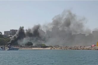 video incendiu violent in portul tomis aproape de plaja modern fum dens spre plaja o persoana a ajuns la spital cu arsuri de gradul 1 2 si 3 6884d64208d55