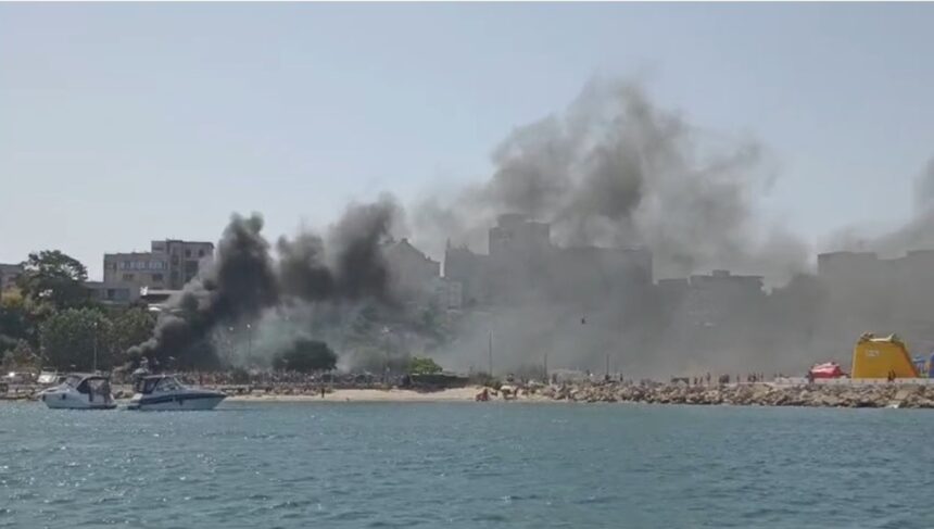 Flăcări devastatoare în Portul Tomis, aproape de Plaja Modern: Fum gros se îndreaptă spre litoral! O persoană transportată la spital cu arsuri severe. 1 video incendiu violent in portul tomis aproape de plaja modern fum dens spre plaja o persoana a ajuns la spital cu arsuri de gradul 1 2 si 3 6884d64208d55