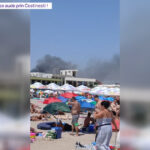 Alerte pe litoralul Costinești: Flăcările de vegetație amenință liniștea turiștilor! 3 video panica pentru turisti la costinesti un incendiu de vegetatie a izbucnit langa plaja 6884e8d1c0448