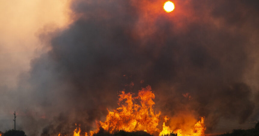 România mobilizează un elicopter Black Hawk în ajutorul Bulgariei, unde se luptă cu peste 100 de incendii de vegetație. 1 video romania trimite un elicopter black hawk in bulgaria sunt peste 100 de incendii de vegetatie in tara vecina 6887234e27edd