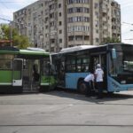 Accident în Capitală: Un tramvai și un autobuz s-au ciocnit, 11 răniți primesc ajutor medical 3 videofoto imagini cu accidentul intre un tramvai si un autobuz in capitala 11 persoane primesc ingrijiri medicale 688b34740e5bf