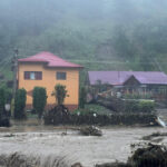 videofoto inundatii in judetele suceava si neamt o persoana a murit sute de evacuati poduri avariate drumuri surpate 68871fc5a670f
