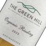 Răsfățul zilei: Rieslingul german, un vin limpede și armonios, cu nuanțe de ierburi aromatice, fructe uscate și polen, îmbogățit cu accente citrice și o aciditate vivace. Perfect pentru a acompania antreuri, salate sau delicii asiatice. 2 vinul zilei un riesling german un vin clar unitar cu arome de ierburi uscate fructe deshidratate si polen carora li se adauga notele citrice si o aciditate ferma savuros alaturi de antreuri sa 6889b8ef93e31
