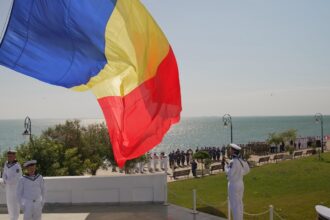 ziua imnului national al romaniei marcata printr o ceremonie militara in piata ovidiu din constanta 6887794a2f008