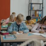 507 școli își pierd identitatea juridică și vor fi redistribuite către alte instituții. Deși nu se închid efectiv, funcția de director va fi eliminată. 3 507 scoli raman fara personalitate juridica si vor fi arondate altor unitati nu se inchid fizic dar postul de director se desfiinteaza 689e0f9caa64c