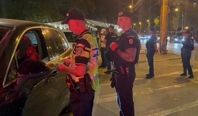 70 de conducători auto fără drept de a conduce. Amenzi de aproape 600.000 de lei impuse de poliția din Constanța. 1 70 de soferi fara permis de conducere amenzi de aproape 600 000 de lei aplicate de politistii constanteni 68a30cae5a2cb