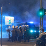 Serbia în Flăcări: A cincea Noapte de Revoltă împotriva Partidului Progresist Sârb 2 a cincea noapte de proteste in serbia birourile partidului progresist sarb aflat la putere au fost incendiate 68a16ef24b423