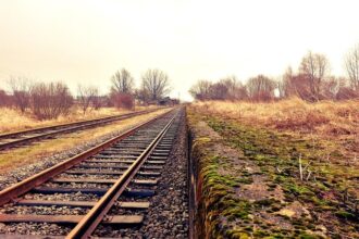 a fost semnat contractul de 21 miliarde lei pentru modernizarea liniei de cale ferata bucuresti giurgiu nord frontiera 689e2b927ac22