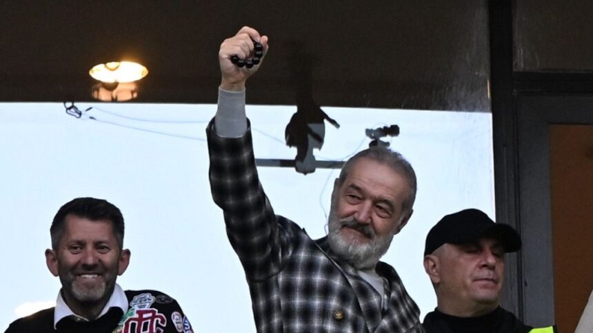 FCSB a fost zguduită de revenirea lui! Becali, încântat de noua sa vedetă: "Un adevărat deliciu pe teren!" 1 a iesit el si s a prabusit fcsb becali fascinat de noul sau favorit o dulceata de fotbalist 68a32bb472f4d