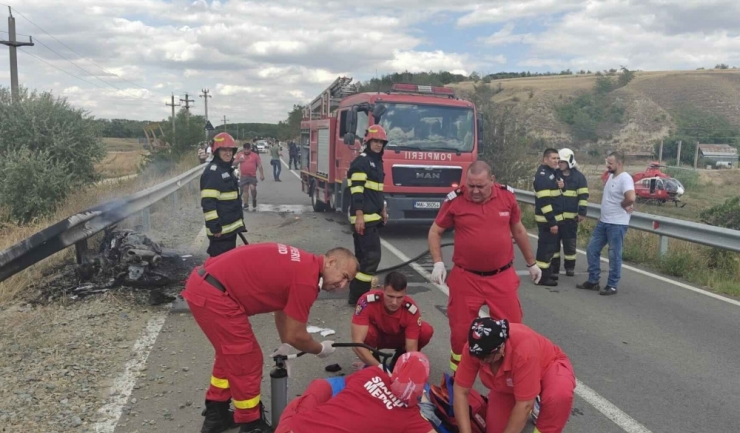 Coliziune dramatică între motociclete la Rasova: două victime, una în stare critică 1 accident grav intre doua motociclete la rasova doua persoane ranite una in stare grava 68ab68f7469c4