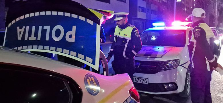 Accident în Portul Constanța: Un șofer de autoutilitară, sub influența alcoolului, se confruntă cu un ghinion de proporții 1 accident in portul constanta ghinion cu carul pentru soferul unei autoutilitare beat crita aflat la volan 68a879b198936