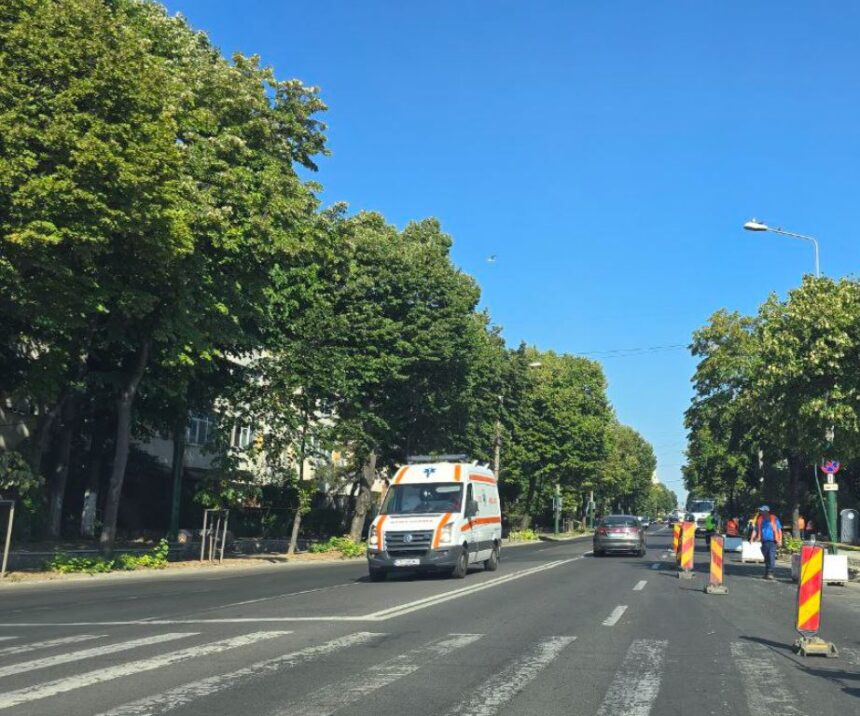 Coliziune pe bulevardul Aurel Vlaicu din Constanța: un automobil s-a izbit de un stâlp. Intervenția echipajelor de urgență este în desfășurare. 1 accident pe bulevardul aurel vlaicu din constanta un autoturism a intrat intr un stalp echipajele de urgenta intervin la fata locului 689ccd2d88d9b