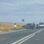 Coliziune pe DN 22, în apropiere de Lumina, între două mașini și un TIR. Traficul este COMPLET OPRIT 2 accident pe dn 22 aproape de lumina intre doua autoturisme si un tir traficul este blocat 68a43403d0300
