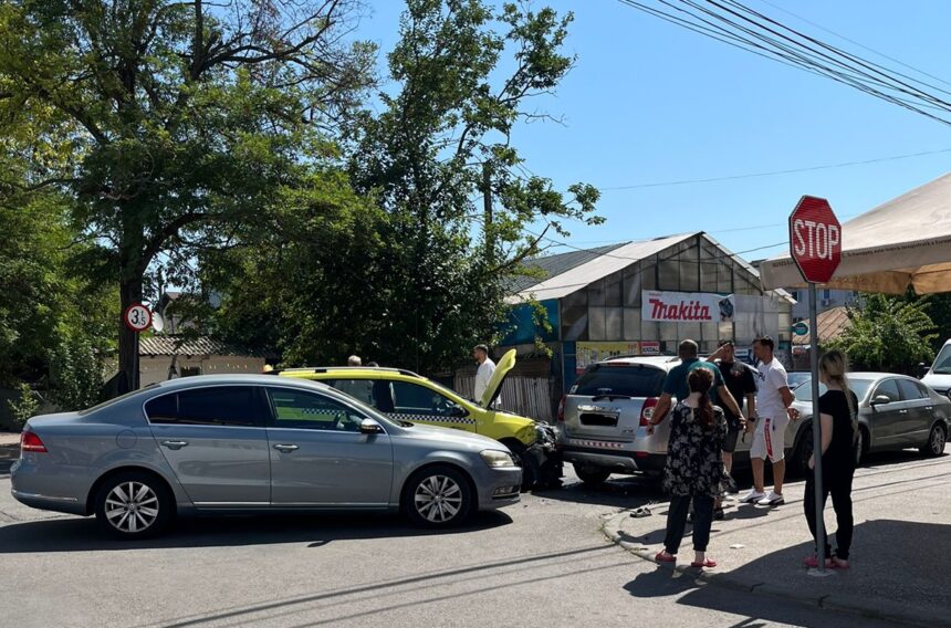 Coliziune spectaculoasă pe drumul Mangaliei din Constanța: două mașini au intrat în impact 1 accident pe soseaua mangaliei din constanta doua autoturisme s au ciocnit 68b197b6223c5