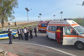 accident rutier grav cu doua masini intre mihail kogalniceanu si targusor a fost trimisa ambulanta pentru urgente de cel mai inalt nivel 6895e4aec3070