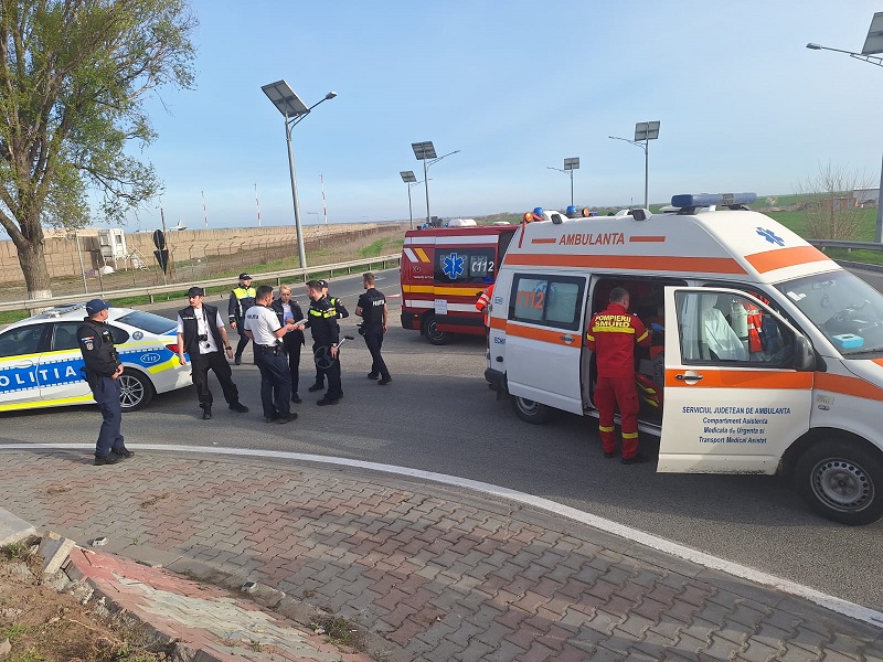 Coliziune serioasă între Mihail Kogălniceanu și Târgușor! Intervenție rapidă a ambulanței pentru victimele accidentului! 1 accident rutier grav cu doua masini intre mihail kogalniceanu si targusor a fost trimisa ambulanta pentru urgente de cel mai inalt nivel 6895e4aec3070
