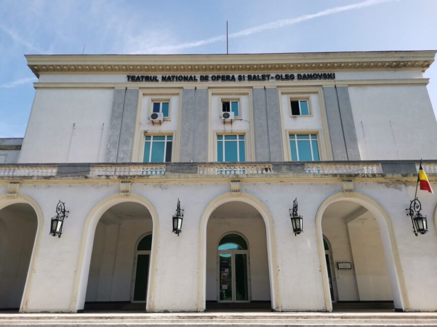 Primăria a oficializat acordul pentru revitalizarea Teatrului „Oleg Danovski” 1 administratia locala a semnat contractul pentru reabilitarea cladirii teatrului oleg danovski 68aba0f3efa8b