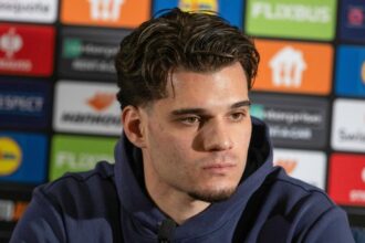adrian ilie il sfatuieste pe ianis hagi eu nu m as duce acolo 68a0496a4a01b