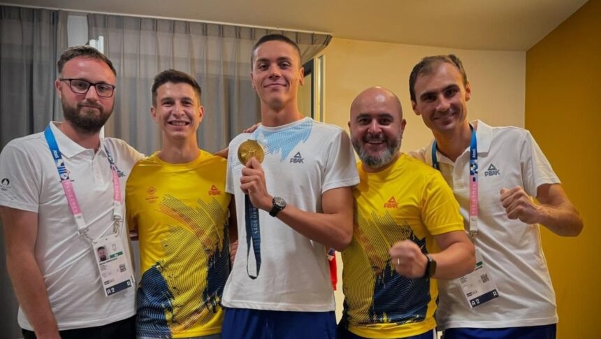 Adrian Rădulescu își împărtășește perspectivele după succesul remarcabil al lui David Popovici la Singapore, unde a obținut două medalii! 1 adrian radulescu a tras concluziile dupa cele doua medalii castigate de david popovici la singapore 688c7be54101a