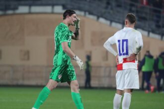 adversara fcsb face afaceri cu miliardarii portarul croatilor a ajuns la cel mai bogat club din campionatul italiei 68b355b812380