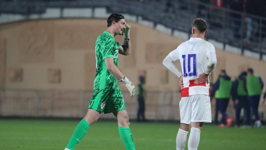 FCSB se confruntă cu miliardarii! Goalkeeperul croat a semnat cu cel mai opulent club din Serie A! 1 adversara fcsb face afaceri cu miliardarii portarul croatilor a ajuns la cel mai bogat club din campionatul italiei 68b355b812380