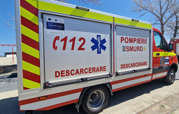 Urgent în stațiunea Neptun: Salvare pe plaja Daitona! Două vieți în pericol de înec, intervenție rapidă a echipajului SMURD. 1 alerta in statiunea neptun pe plaja daitona doua persoane in pericol de inec intervine un echipaj smurd 68a0580be8e52